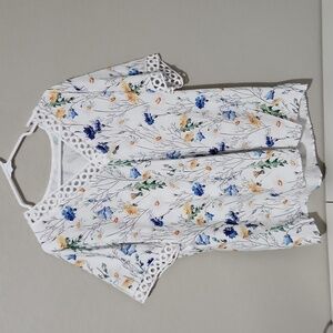 Floral Blouse crochet white blue Womens size 2xl vneck